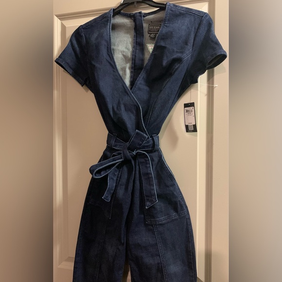 GUESS Leslie Dark Wash Denim Cotton Jumpsuit size Medium, length 29 inches NWT - Picture 4 of 16
